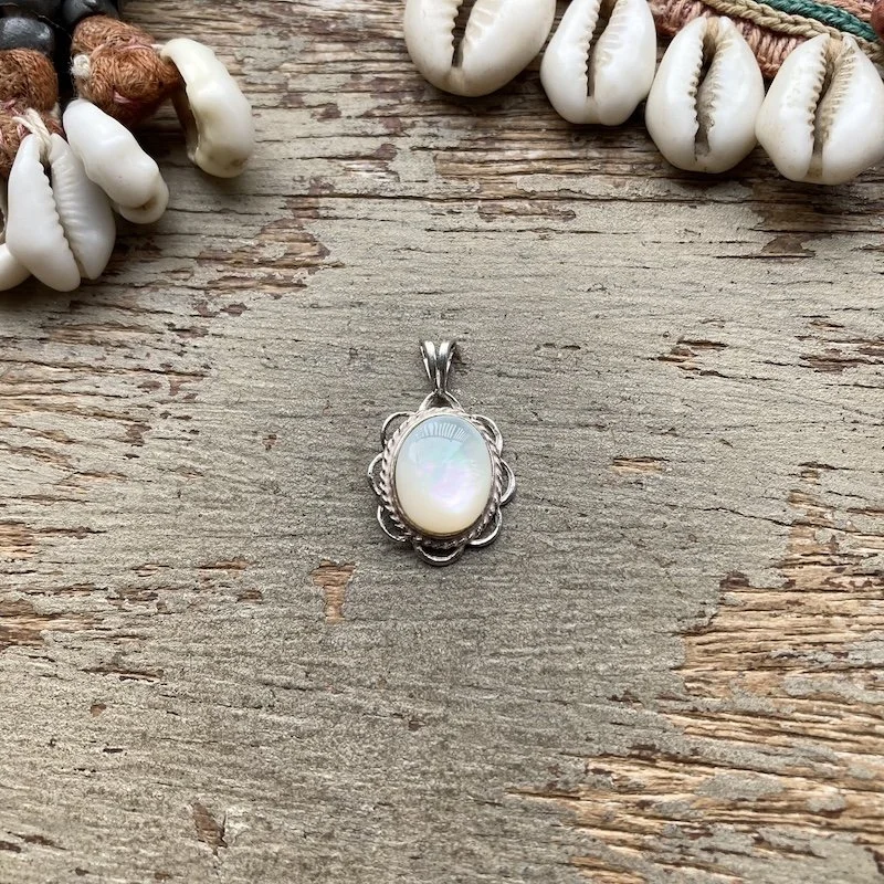 sterling silver mother of pearl pendant.jpeg