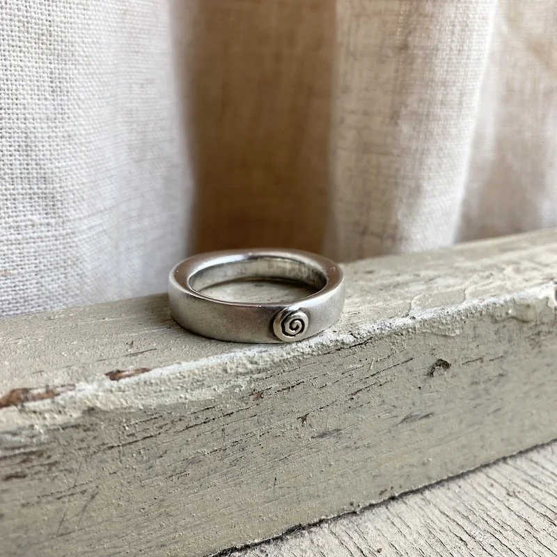 chunky solid silver spiral ring 3.jpeg