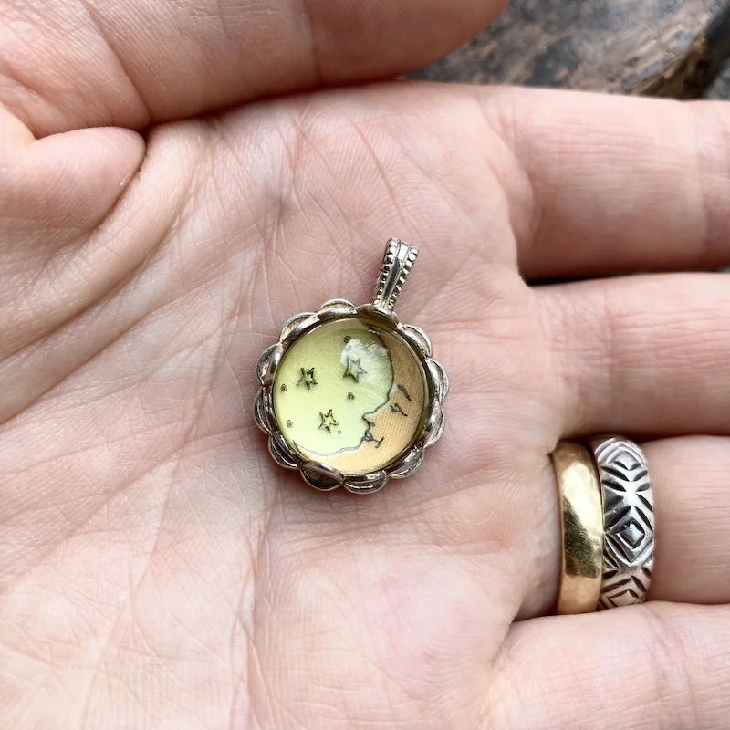 vintage celestial moon and stars pendant 4.jpeg