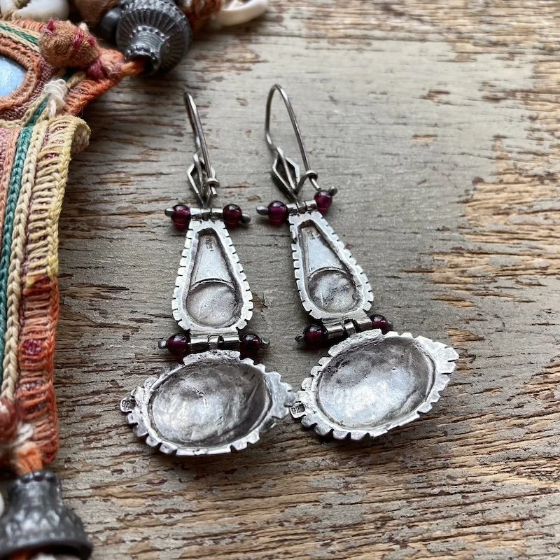 vintage sterling silver Niello garnet earrings 3.jpeg