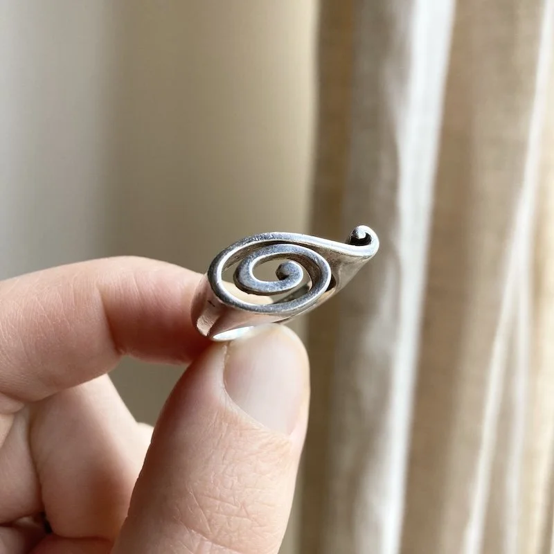 vintage sterling silver swirly spiral ring 1.jpeg