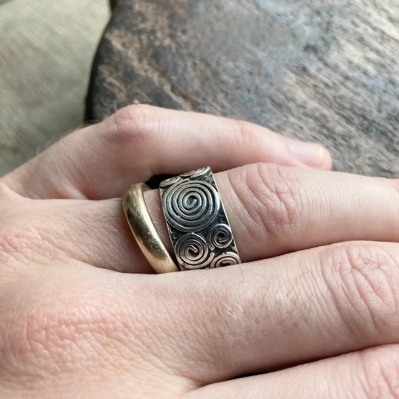 solid silver spiral ring.jpeg