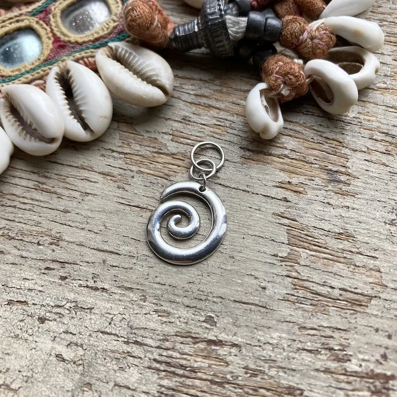 simple sterling silver spiral pendant 1.jpeg