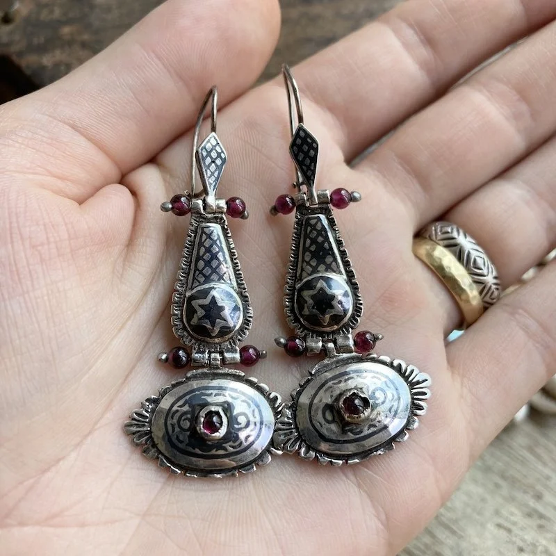 vintage sterling silver Niello garnet earrings 4.jpeg
