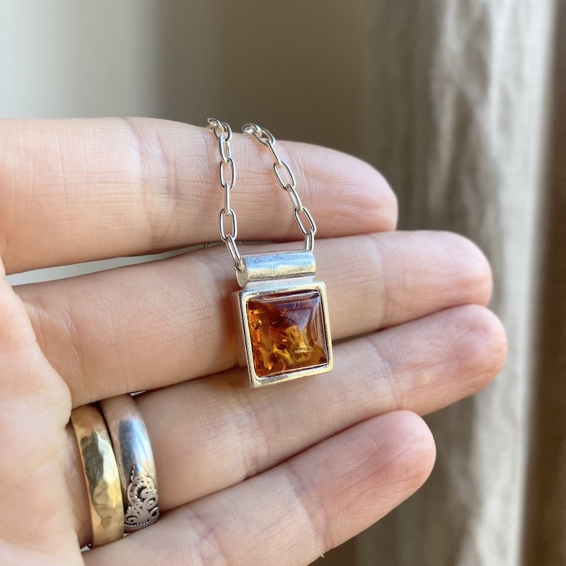 Fab Vintage Simple Sterling Silver Amber Necklace