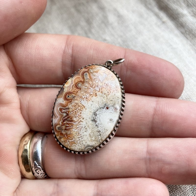 Beautiful Vintage Sterling Silver Lace Agate Pendant