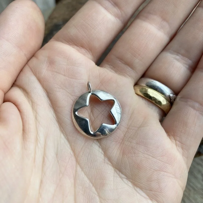 simple sterling silver star pendant 3.jpeg