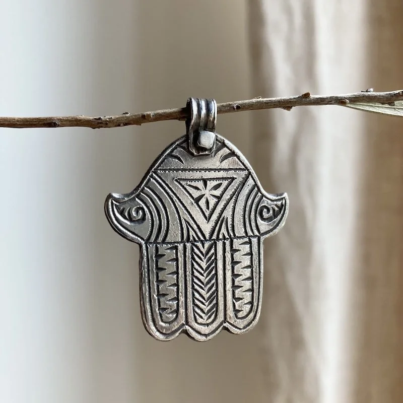 vintage solid silver hamsa hand pendant 4.jpeg