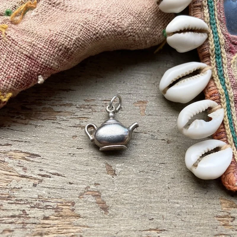 vintage sterling silver teapot pendant 1 .jpeg