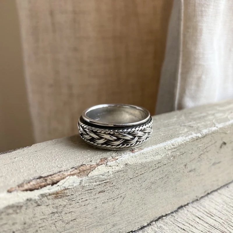 vintage sterling silver plaited spinner ring 2.jpeg