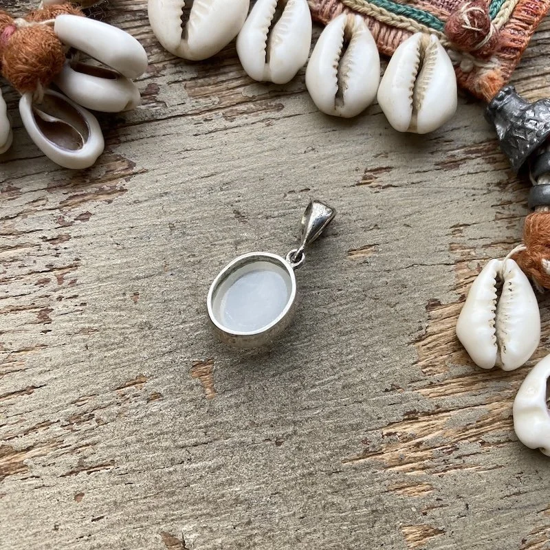 sterling silver cat's eye moonstone pendant 4.jpeg