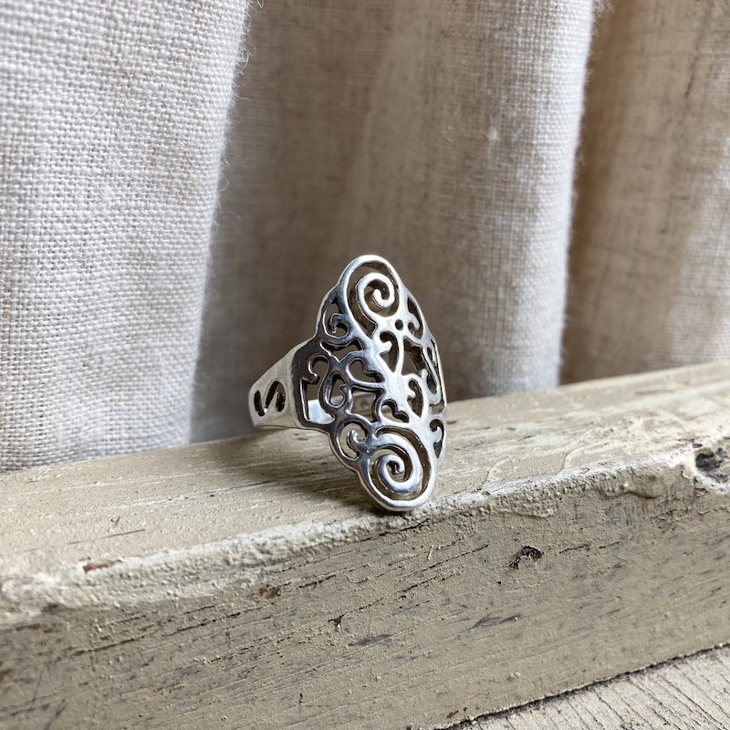 Pretty Vintage Sterling Silver Openwork Ring