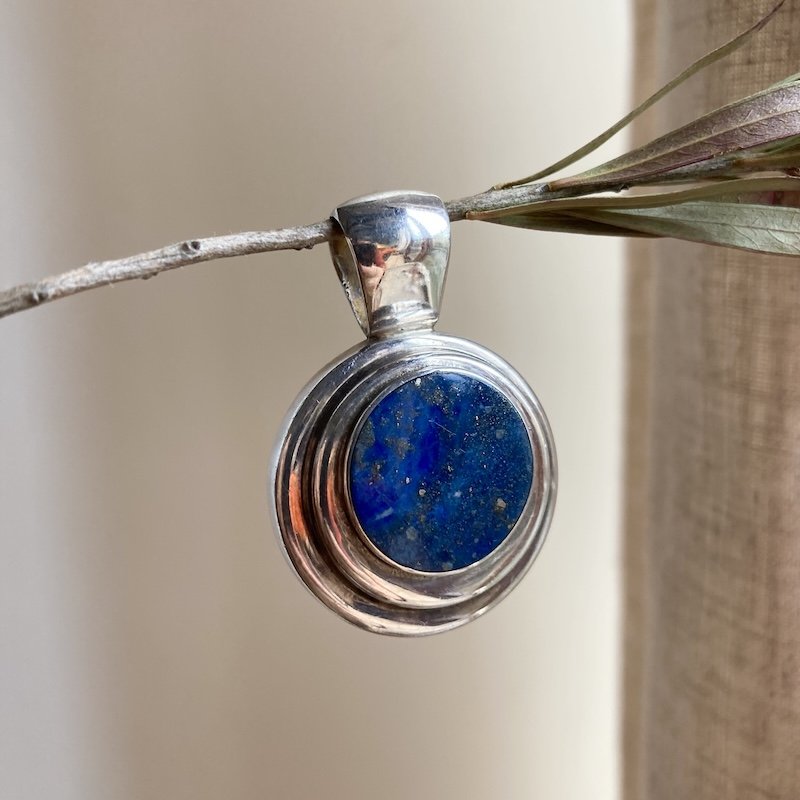 vinage sterling silver lapis lazuli pendant 4.jpeg