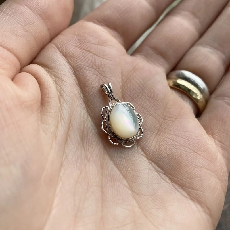 sterling silver mother of pearl pendant 3.jpeg