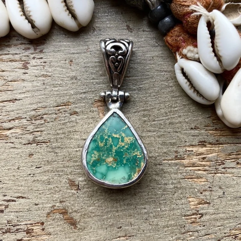 Beautiful Sterling Silver and Chrysoprase Pendant