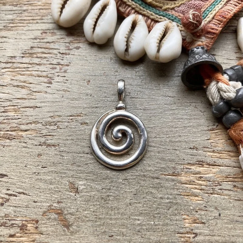 Lovely Vintage Solid Silver Spiral Pendant
