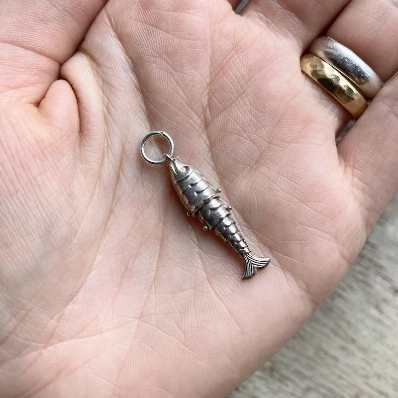 vintage sterling silver articulated fish pendant 3.jpeg