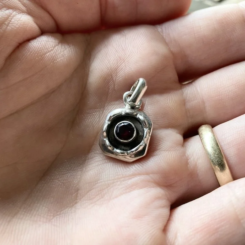garnet pendant.jpeg