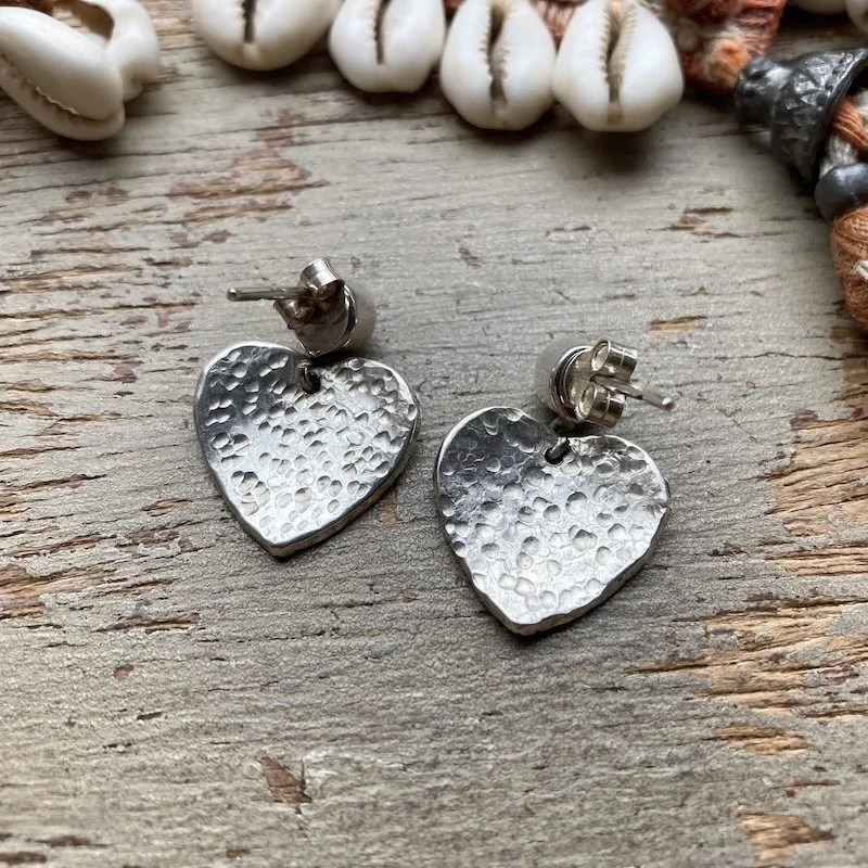 vintage hammered solid silver heart earrings 3.jpeg