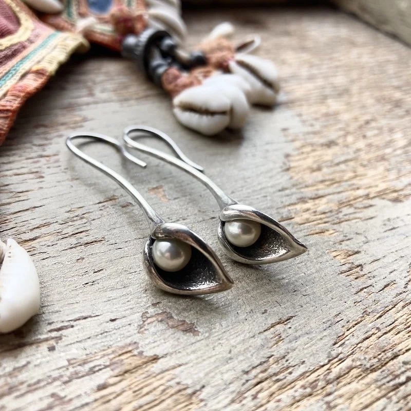 vintage sterling silver and pearl calla lily earrings 1.jpeg