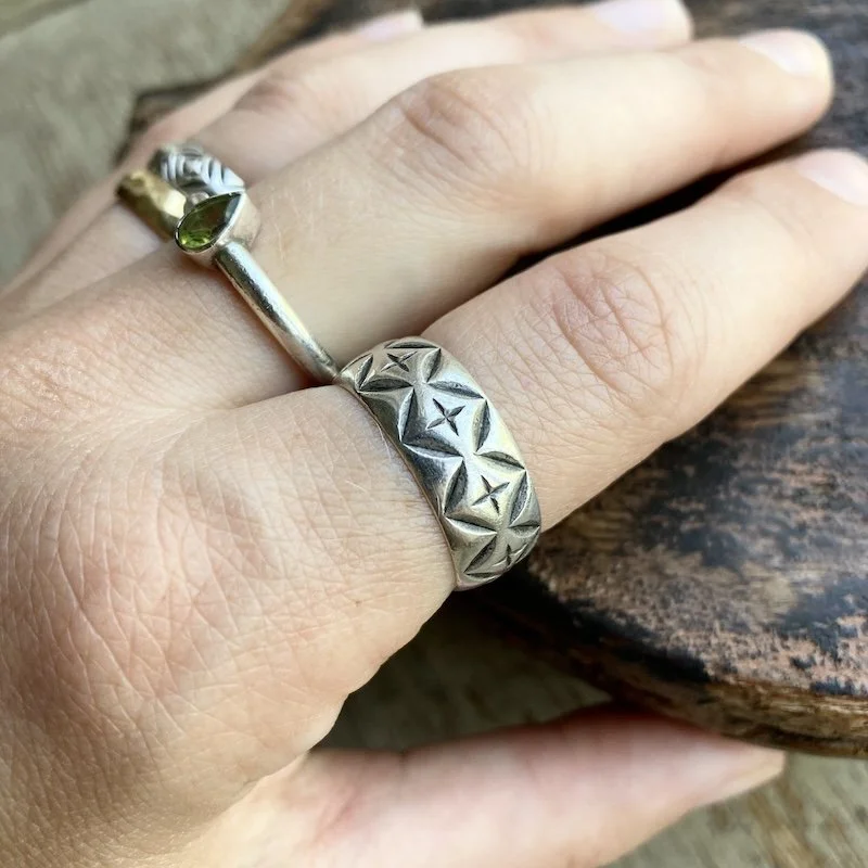 vintage solid silver engraved ring 4.jpeg