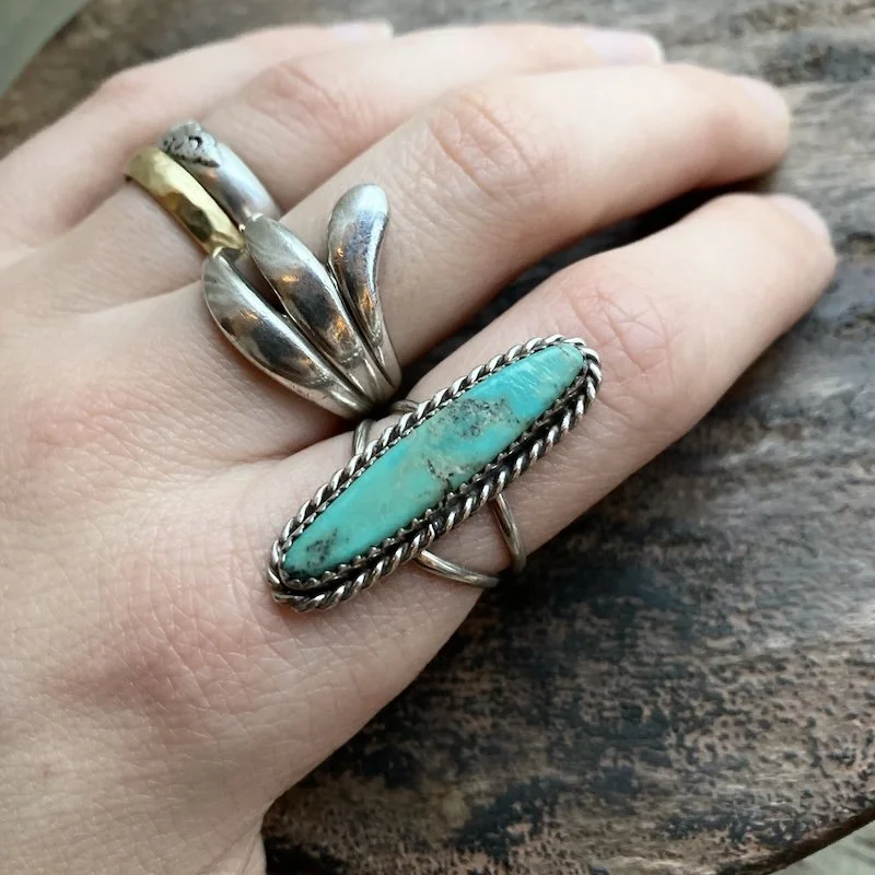 vintage Navajo sterling silver and turquoise ring 6.jpeg