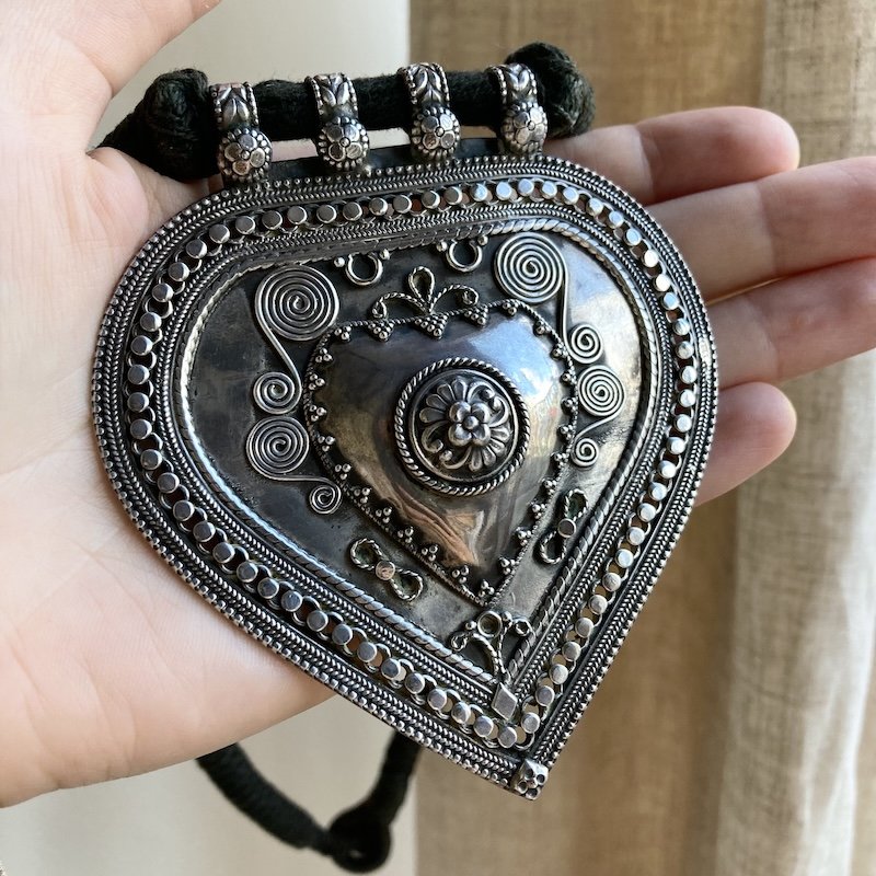 Stunning Vintage Indian Ornate Sterling Silver Necklace
