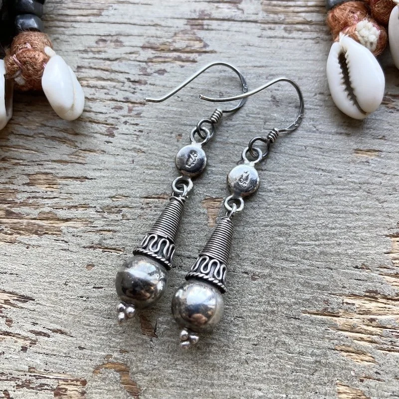 Vintage sterling silver Balinese dangly earrings 3.jpeg