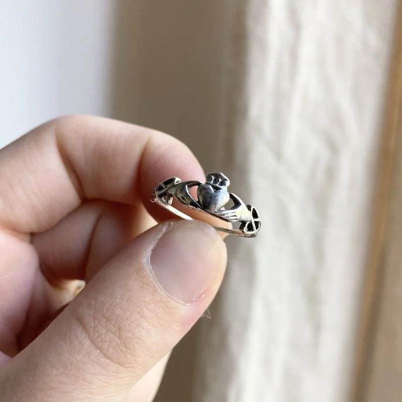 vintage sterling silver Claddagh ring 3.jpeg