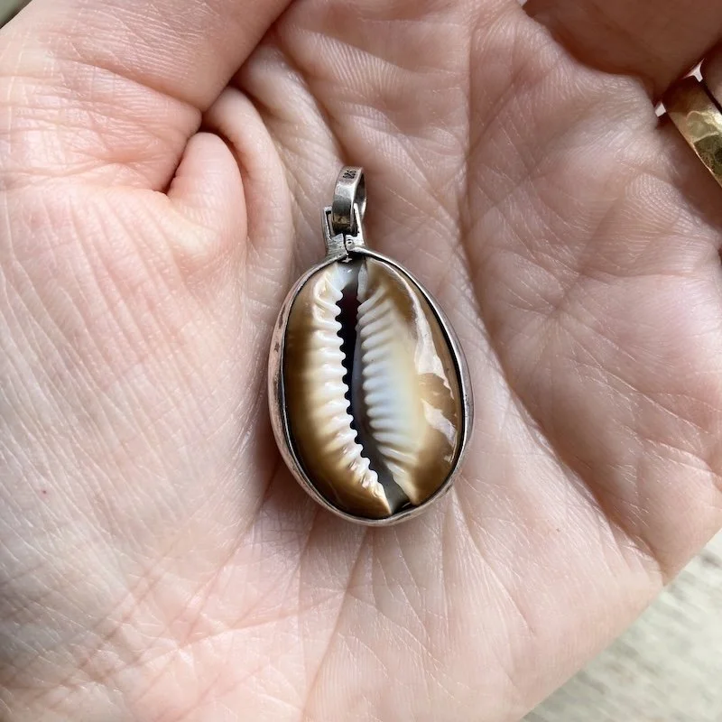 sterling silver cowrie shell pendant 3.jpeg
