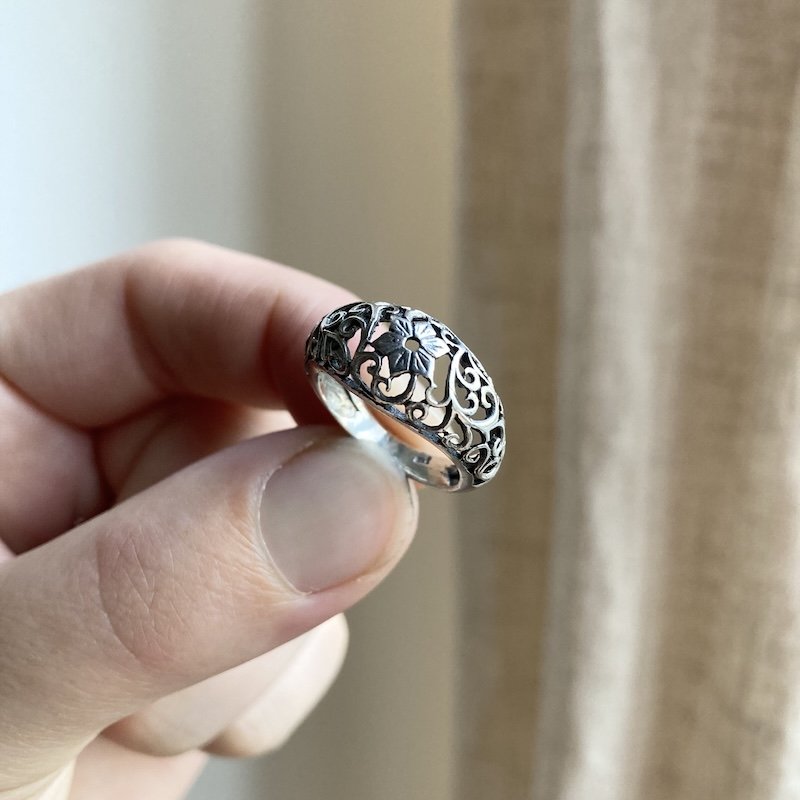 vintage openwork sterling silver floral ring 3.jpeg