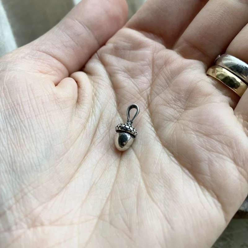 sterling silver acorn pendant 3.jpeg