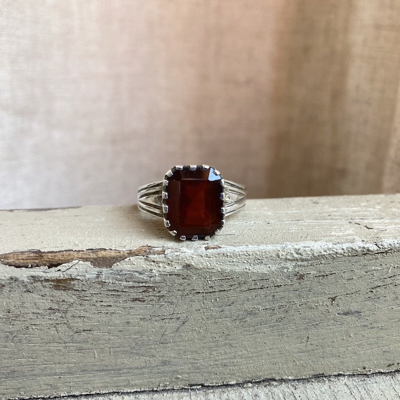 Lovely Vintage Sterling Silver Garnet Ring
