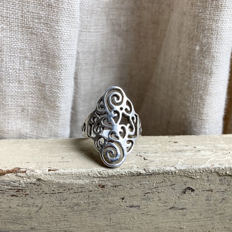 Pretty Vintage Sterling Silver Openwork Ring
