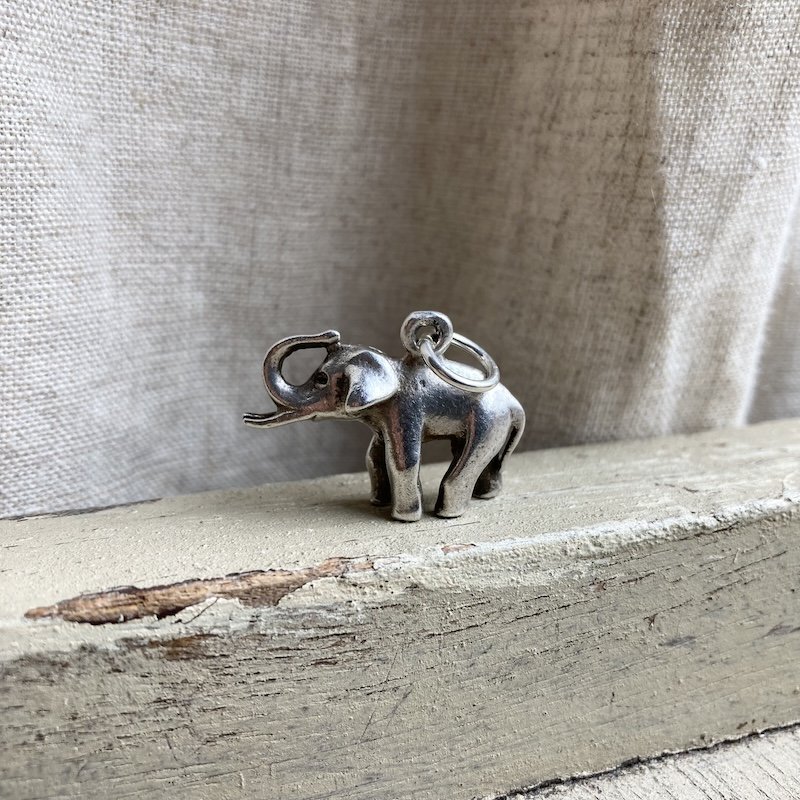 Lovely Vintage Heavy Solid Silver Elephant Pendant
