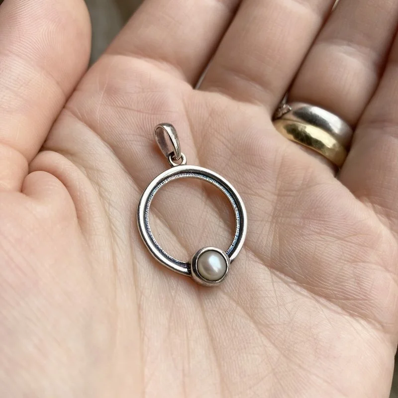 simple sterling silver and pearl pendant 3.jpeg