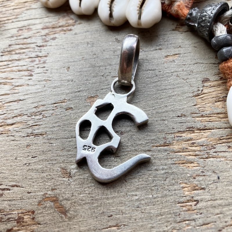 Lovely Vintage Solid Silver Om Pendant