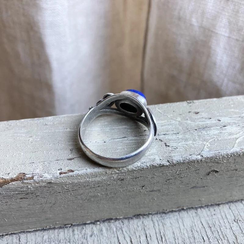 vintage ornate sterling silver lapis lazuli ring 3.jpeg