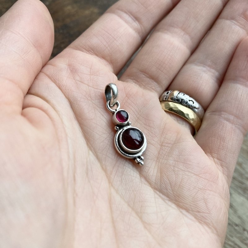 sterling silver and carnelian pendant 4.jpeg