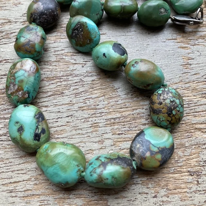 beautiful old turquoise beaded necklace  6.jpeg