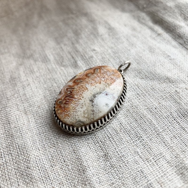 Beautiful Vintage Sterling Silver Lace Agate Pendant