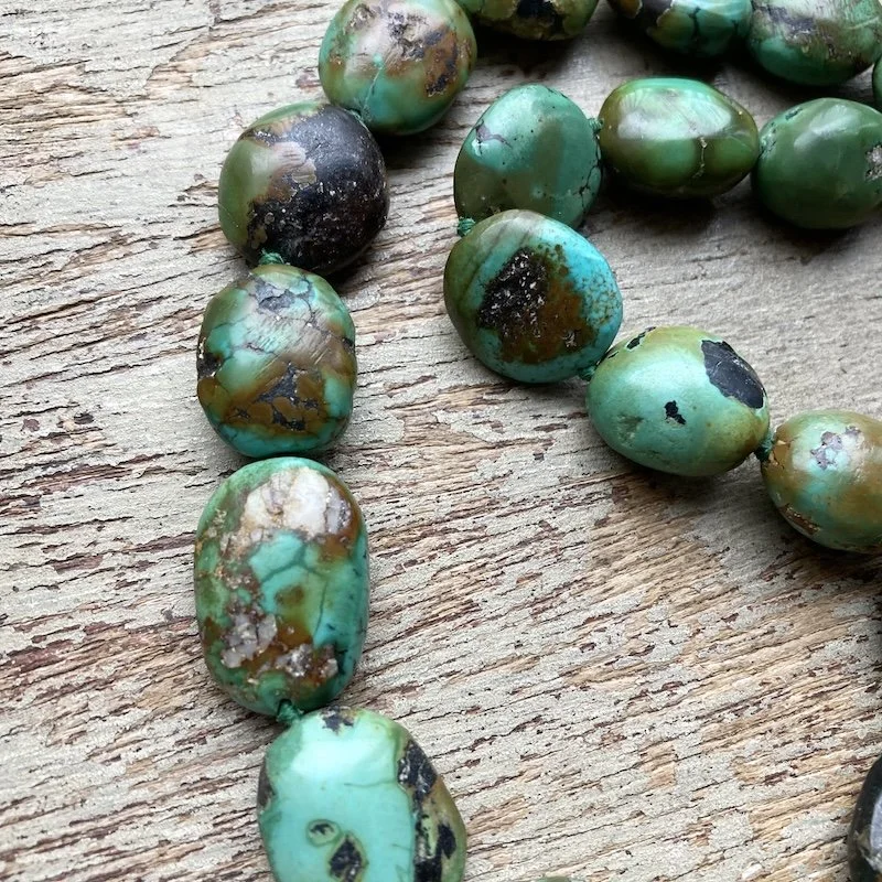 beautiful old turquoise beaded necklace  4.jpeg
