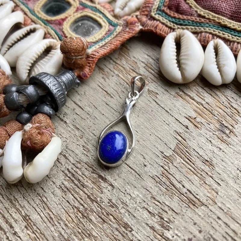 simple sterling silver lapis lazuli pendant 1.jpeg