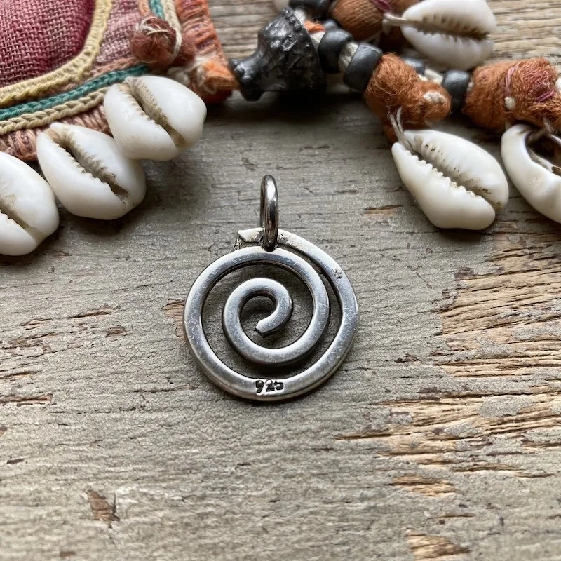 vintage sterling silver spiral pendant 2.jpeg