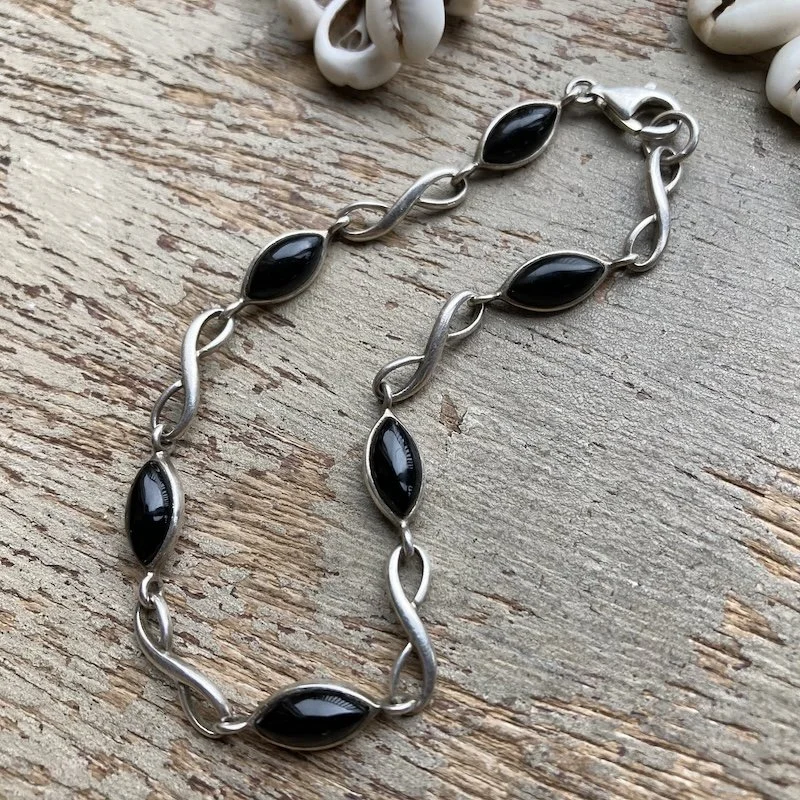 vintage sterling silver and black onyx bracelet 2.jpeg