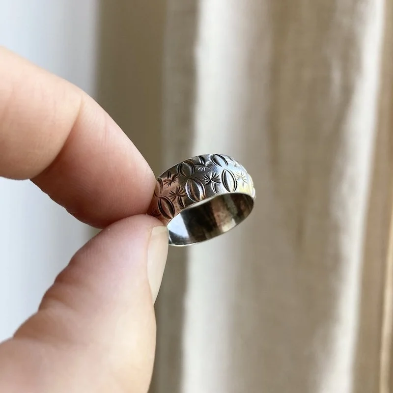 funky vintage solid silver engraved ring 3.jpeg