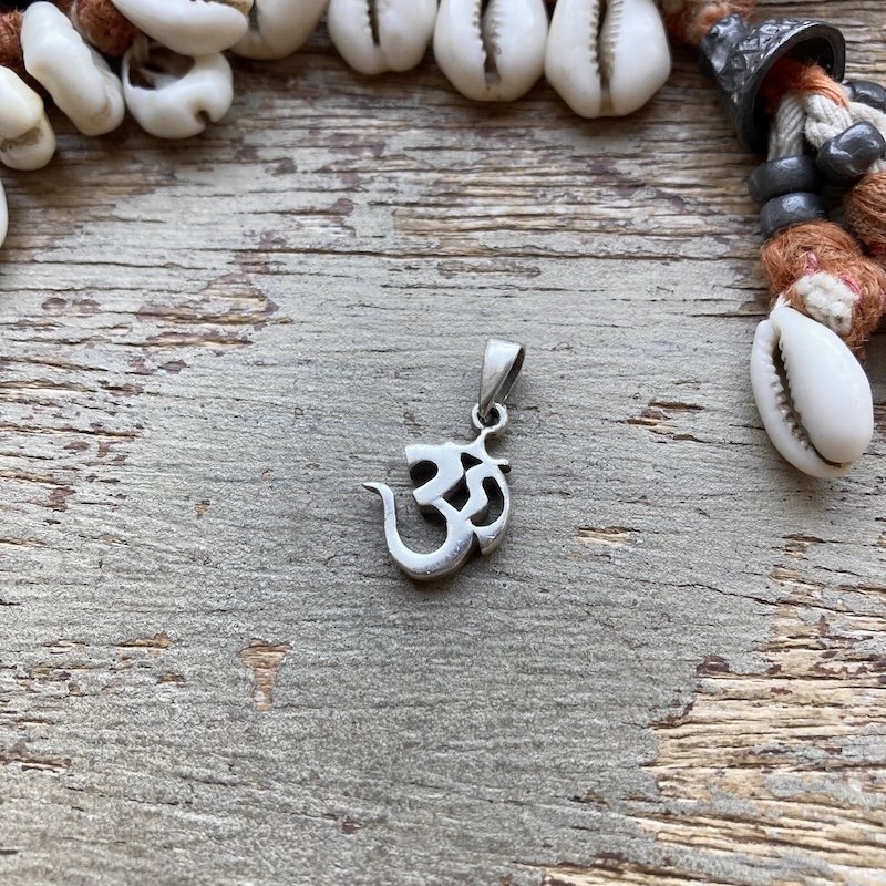 Little Vintage Solid Silver Om Pendant