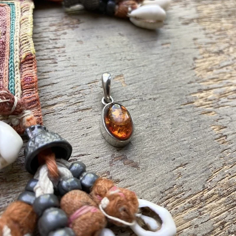 vintage sterling silver amber pendant 2.jpeg