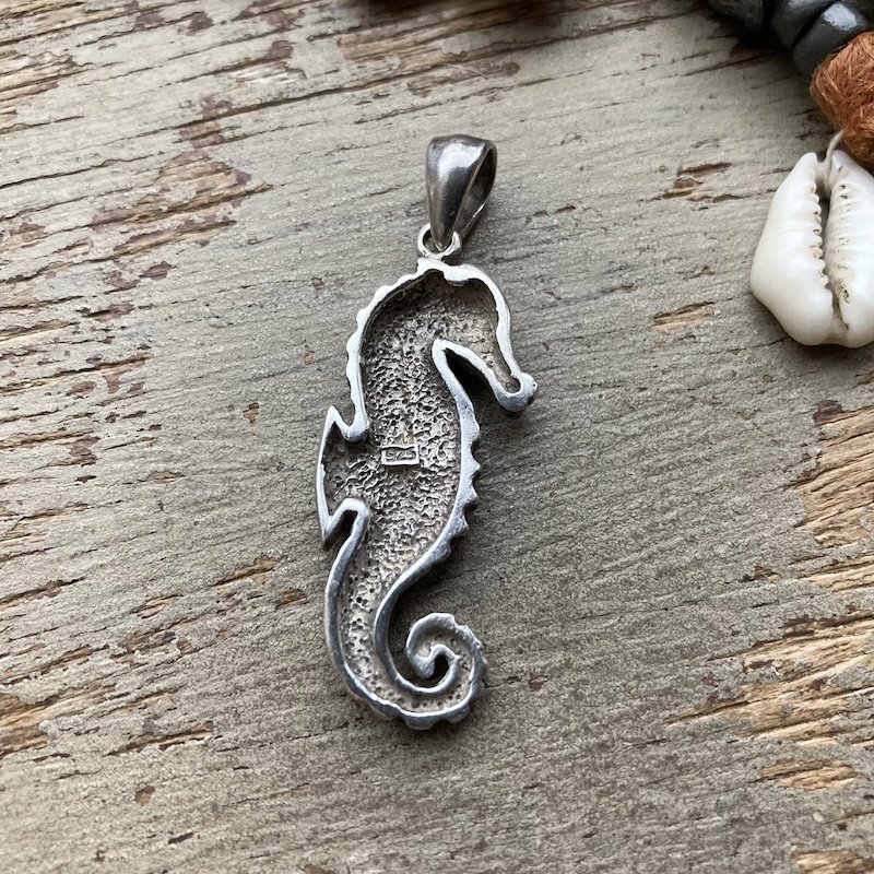 vintage sterling silver seahorse pendant 3.jpeg