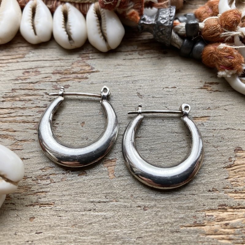 vintage sterling silver hoops 2.jpeg